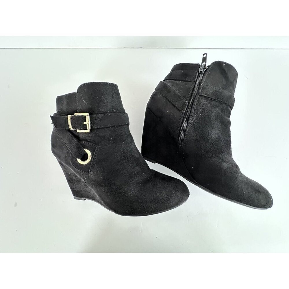 Rebel by Zigi Keylie‎ Zip Up Suedette Wedge Heel Bootie Black Size 9 Buckle Y2K